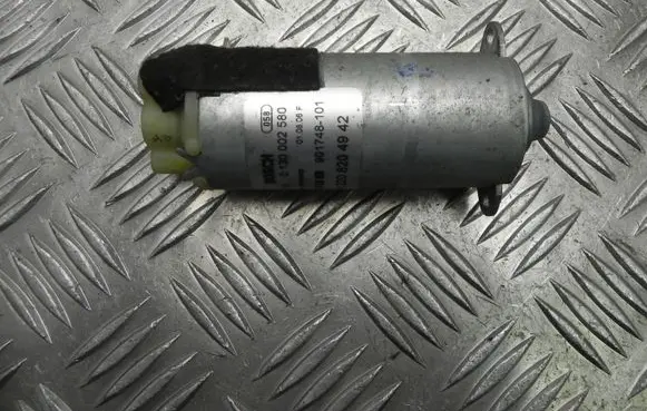 Mercedes-Benz S W220 Seat adjustment motor A2208204942 V1066
