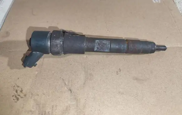 Fuel injector