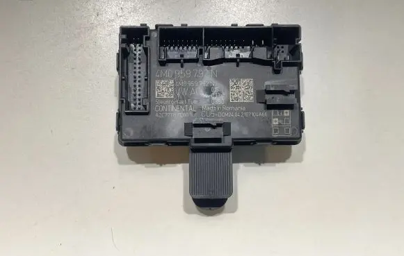 Audi Q7 4L Door control unit/module 4M0959792N