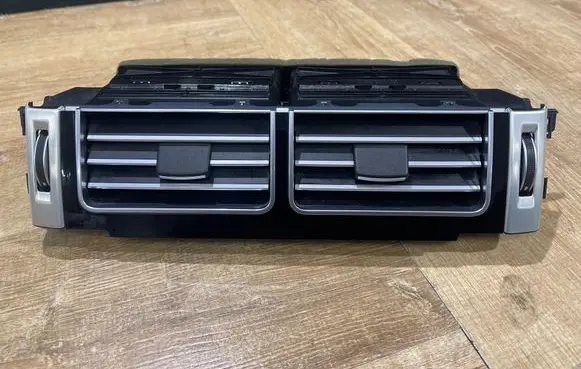Land Rover Range Rover L405 Dash center air vent grill CK5201820AC 08289005