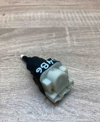 Audi A6 S6 C6 4F Brake pedal sensor switch 1K2945511
