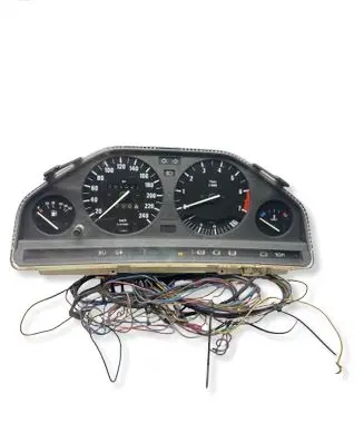 BMW 3 E30 Speedometer (instrument cluster) 1386999 1385364