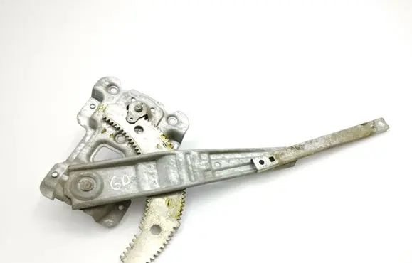 Rear door manual window regulator