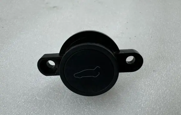 Tesla Model 3 Tailgate/boot open switch button 150190700C 878010909ZZ 00406109T