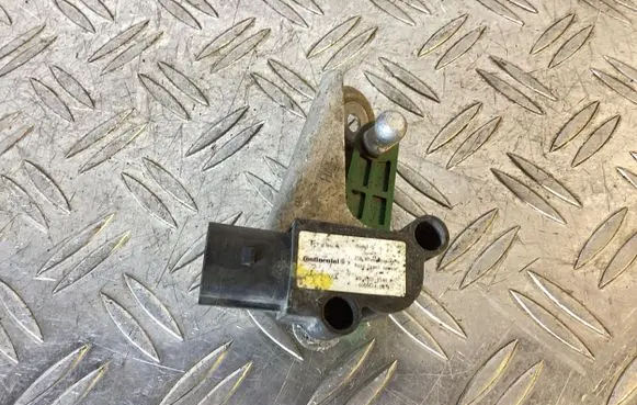 Headlight/headlamp level sensor