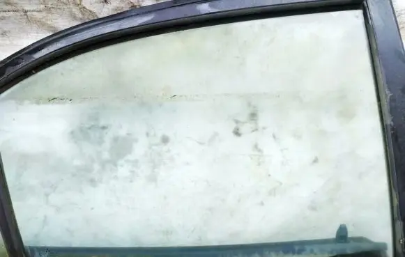Mitsubishi Carisma Rear door window glass