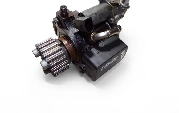 Volkswagen Caddy Fuel injection high pressure pump 03L130755E