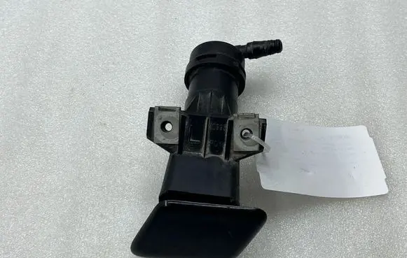 Toyota Corolla E120 E130 Headlight washer spray nozzle 20995