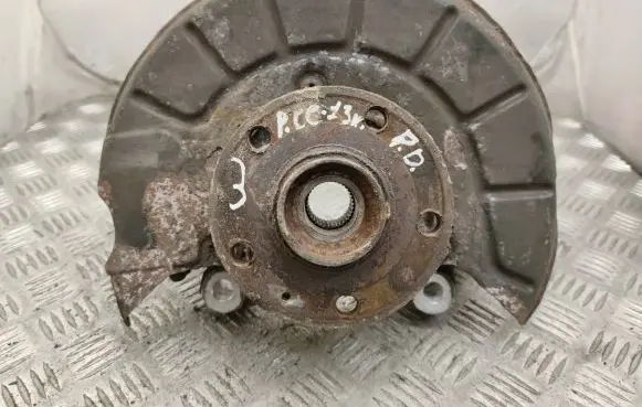 Volkswagen PASSAT CC Front wheel hub