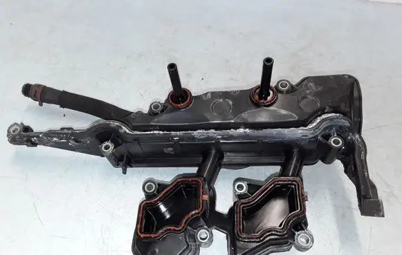 Renault Trafic II (X83) Oil fill pipe 