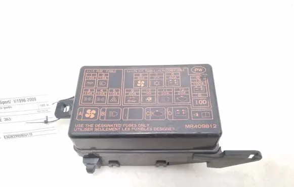 Mitsubishi Pajero Sport I Fuse module MR409812