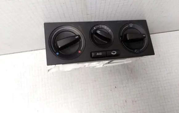 Volkswagen PASSAT B5.5 Climate control unit 1J0820045M