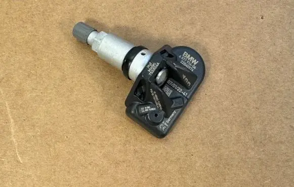 BMW 5 G30 G31 G38 Tire pressure sensor 36106877936
