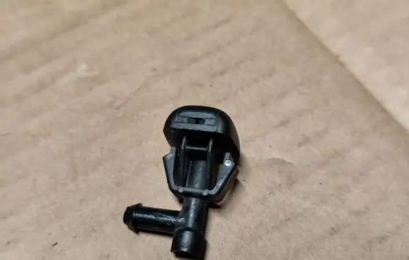 Jeep Cherokee III KJ Windshield washer spray nozzle 