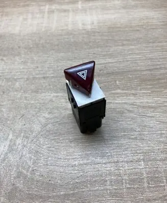 Volkswagen PASSAT B6 Hazard light switch 3C8953509