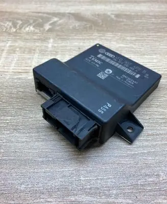 Audi A6 S6 C6 4F Gateway control module 4F0907468B
