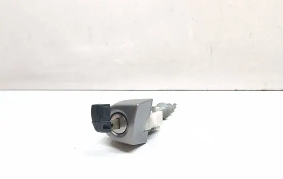 BMW 3 E90 E91 Front door lock (next to the handle) 