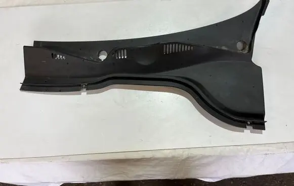 Volkswagen PASSAT B7 Wiper trim 3C1819403B