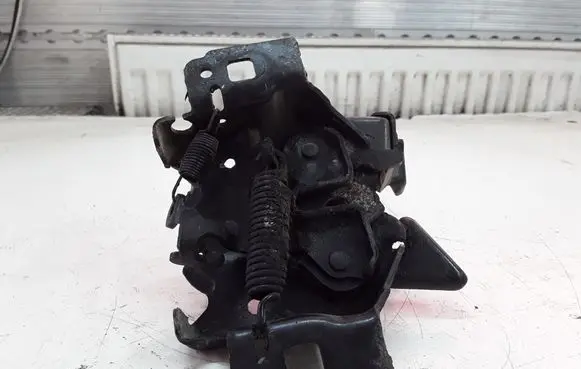 Ford Maverick Engine bonnet/hood lock/catch YL8416A77CAA