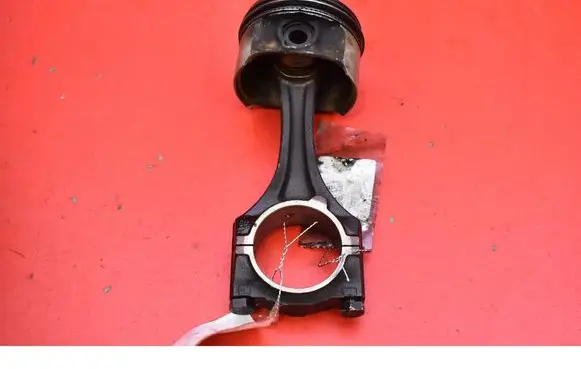 Opel Astra H Piston 90424246