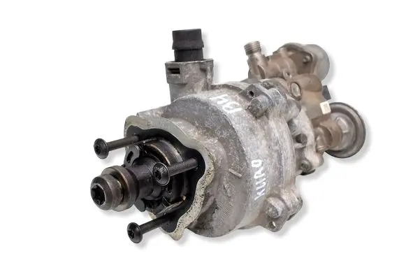 BMW 5 E60 E61 Fuel injection high pressure pump 7613933 1683878