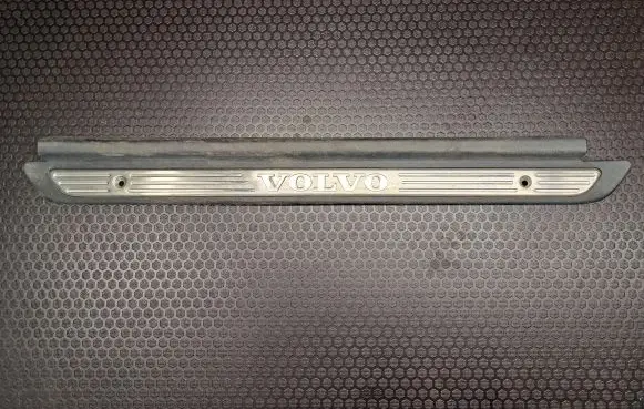 Volvo S40, V40 Rear sill trim cover 30818425