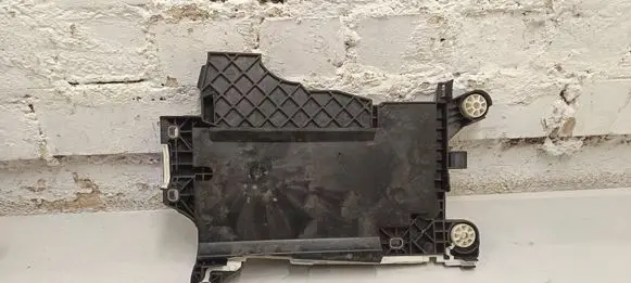 BMW 1 F40 Battery tray 9387574
