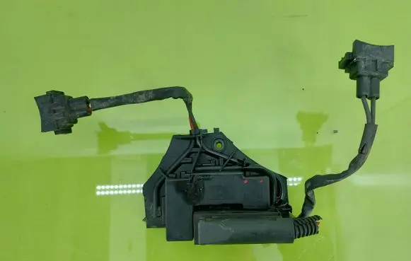 Opel Vectra C Coolant fan relay 1379131