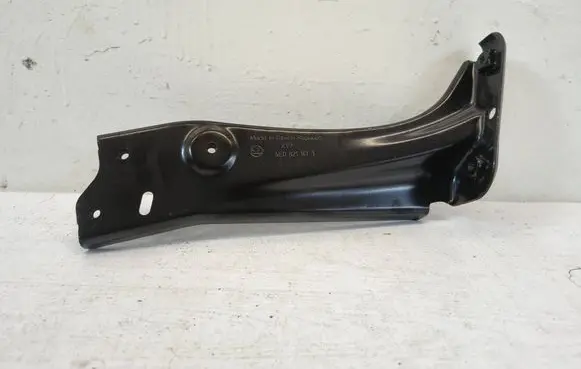 Skoda Octavia Mk3 (5E) Fender mounting bracket 5E08211411AUTOAS3 5E08211411