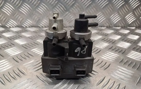 Audi A4 S4 B5 8D Turbo solenoid valve 8D0906627 8D0906627B