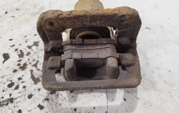 Honda CR-V Rear brake caliper