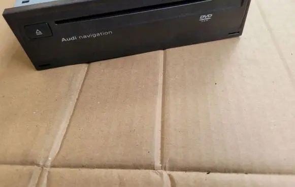 Audi A6 S6 C6 4F Navigation unit CD/DVD player 4E0910888E