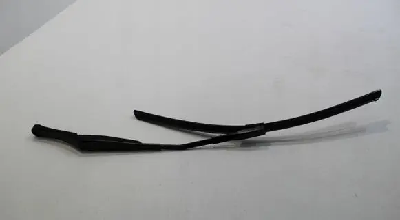 Audi TT TTS RS Mk3 8S Front wiper blade arm 8S1955407
