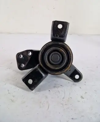 Engine mount bracket