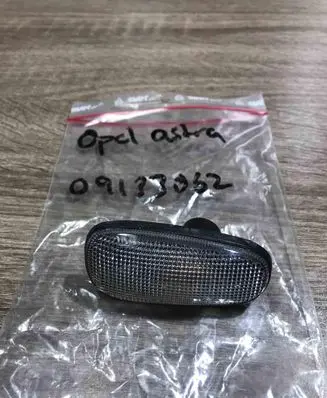Opel Zafira A Front bumper turn signal 09133062