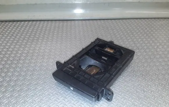 Toyota Avensis T250 Cup holder front 