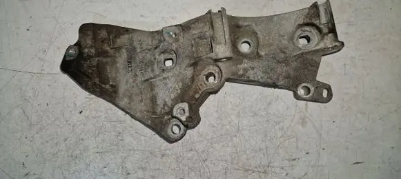 Nissan Qashqai Generator/alternator bracket 8200669495