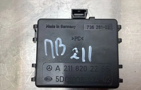 Mercedes-Benz E W211 Rain sensor 73628102 A2118202285 5DC00842402