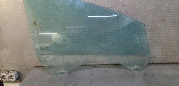 Ford Kuga I Front door window glass four-door