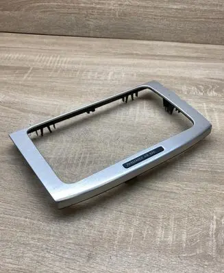 Volkswagen PASSAT B6 Radio/GPS head unit trim 3C0858069P 3C0919234A