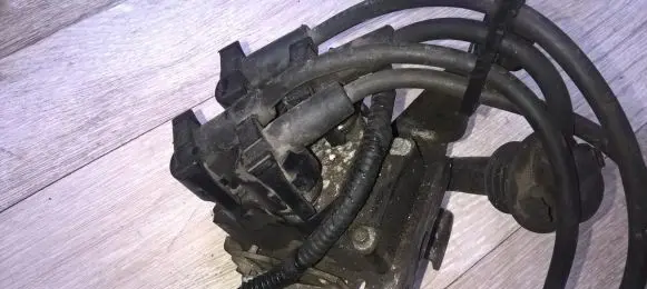 Ford Escort High voltage ignition coil 928f12029ca 928f-12029-ca