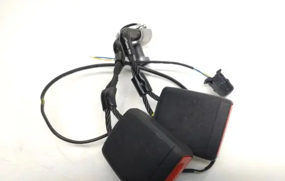 Rear seatbelt buckle