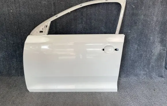 Seat Toledo IV (NH) Front door D026