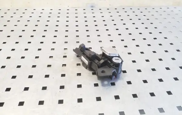 BMW 5 F10 F11 Armrest lock 03F1010023