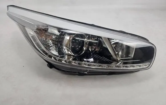 KIA Ceed Headlight/headlamp 92102-A2220
