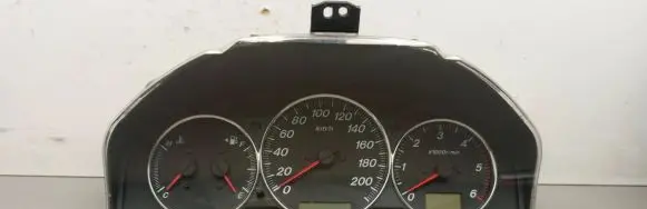 Mazda MPV II LW Speedometer (instrument cluster) LE5955430 1575204340
