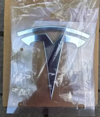 Tesla Model Y Manufacturer badge logo/emblem 160778600A TSP0001192432