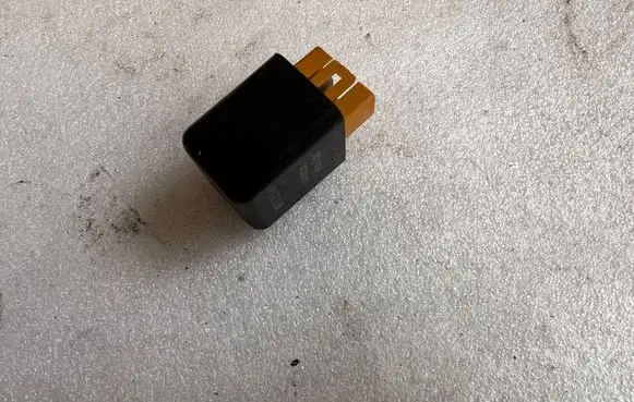Mitsubishi Galant Other relay MD113566