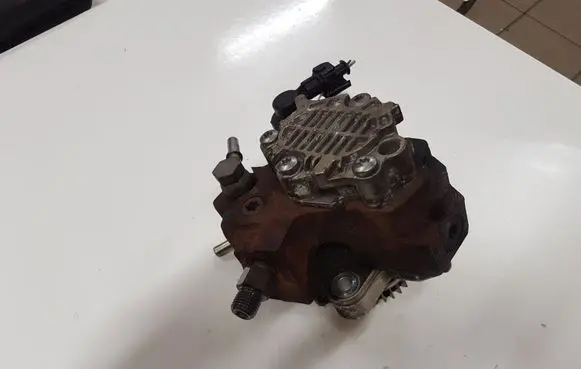 Renault Scenic II - Grand scenic II Fuel injection high pressure pump 0445010099 8200680077 78731