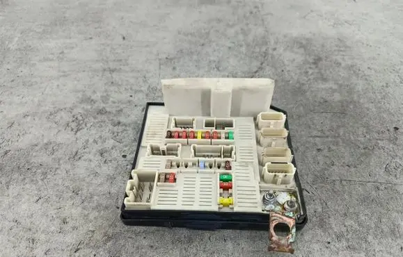 Renault Kangoo II Central body control module 